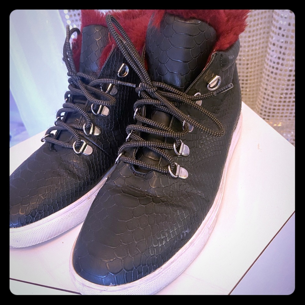 Trendy casual shoes.